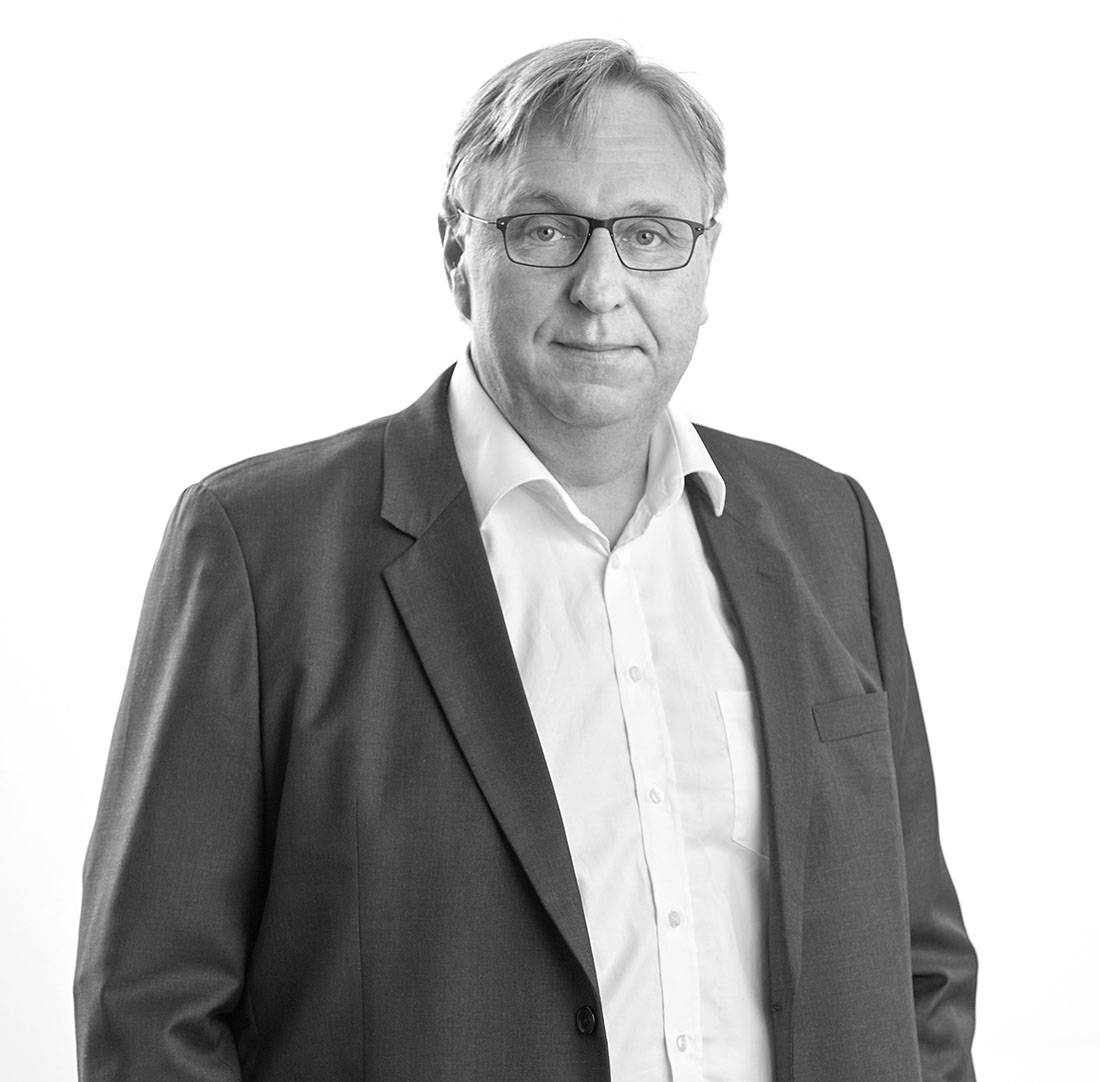 Claus Guldborg Nyvold er registreret revisor, for blandt andet DOF.